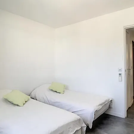Charming Three-bed Garden 500 M From Beaches In * Antibes