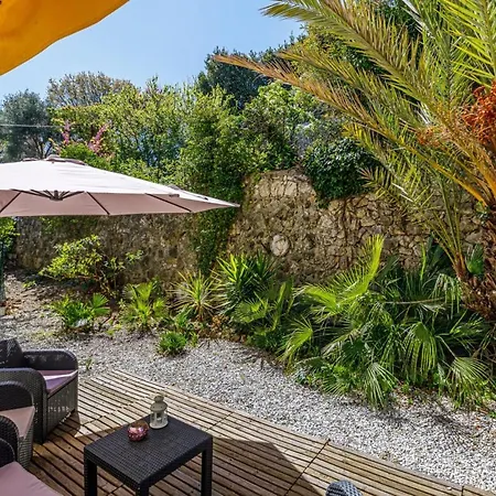 Charming Three-bed Garden 500 M From Beaches In