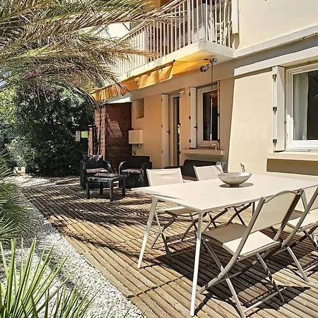 Charming Three-bed Garden 500 M From Beaches In Apartment Antibes